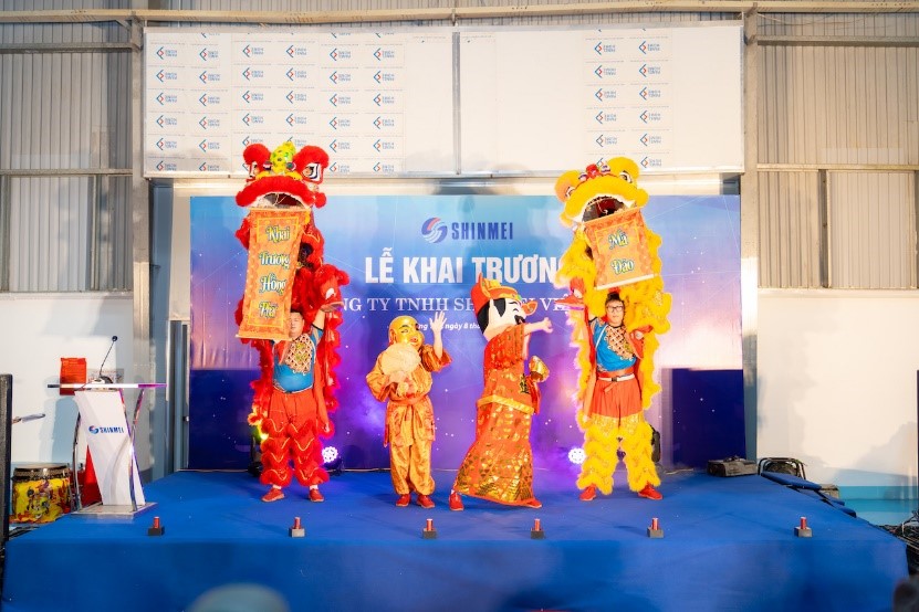 ベトナム伝統芸能の獅子舞