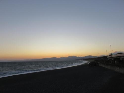 夕暮れの照ヶ崎海岸