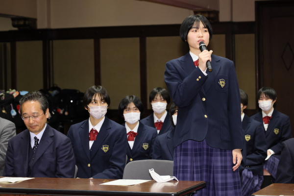 川崎市立橘高等学校の山﨑さん