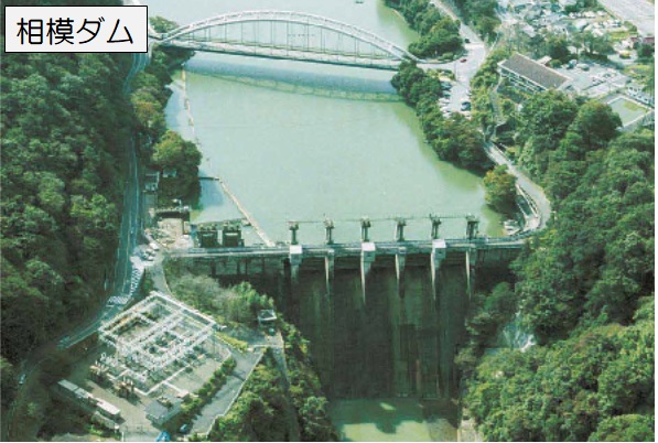 茅ケ崎海岸中海岸地区の養浜（ようひん）材となる相模ダムの写真