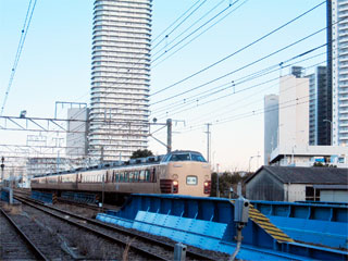 東高島駅付近