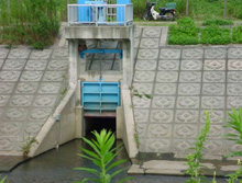 俣野遊水地排水ゲート