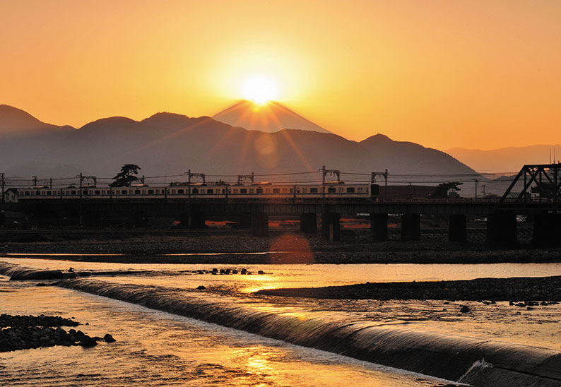 ダイヤモンド富士の写真