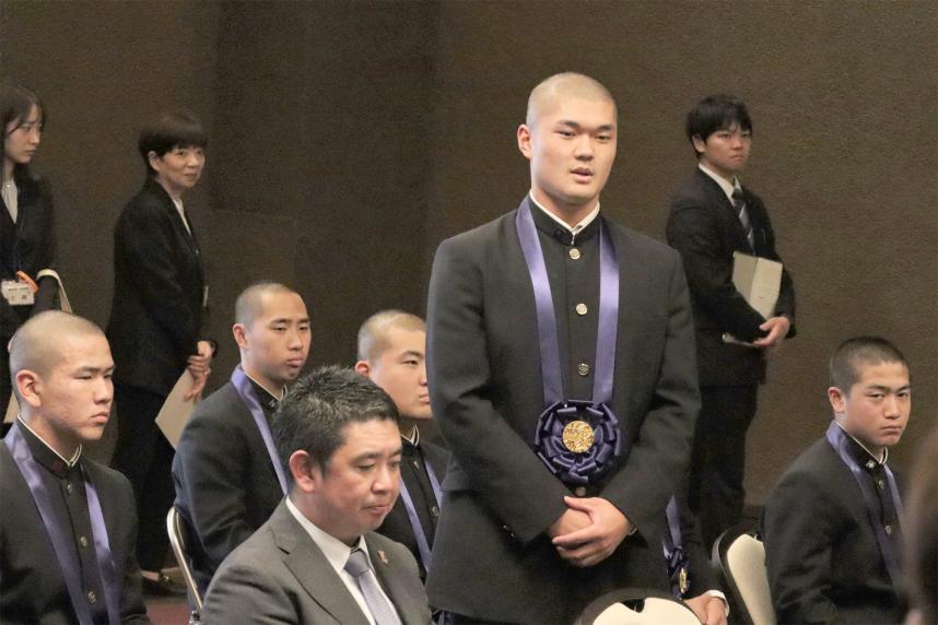 20250408横浜高校野球部の知事表敬（阿部葉太主将）