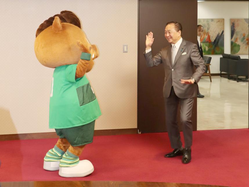 20250529ダイボくんが知事をお出迎え！