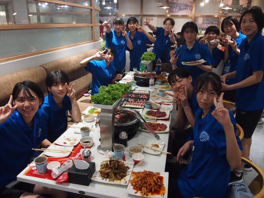 夕食の様子