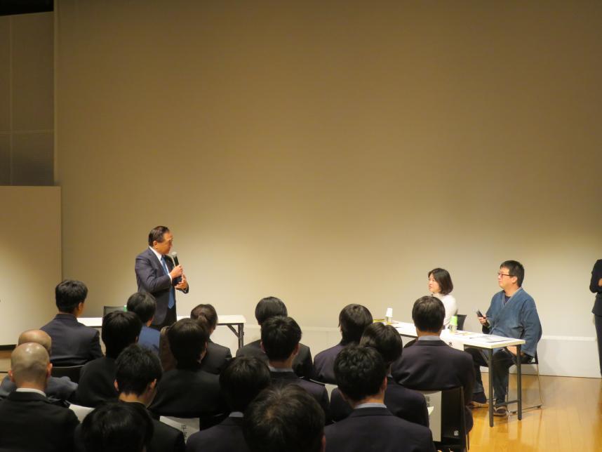 知事とゲストの写真