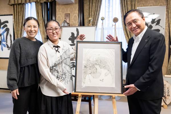 知事と萌木さくさん写真