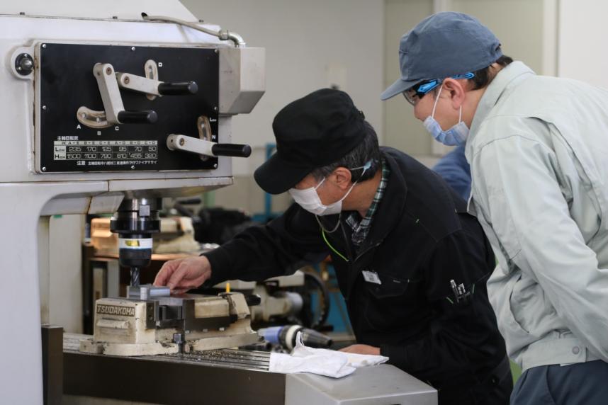 フライス盤実習風景