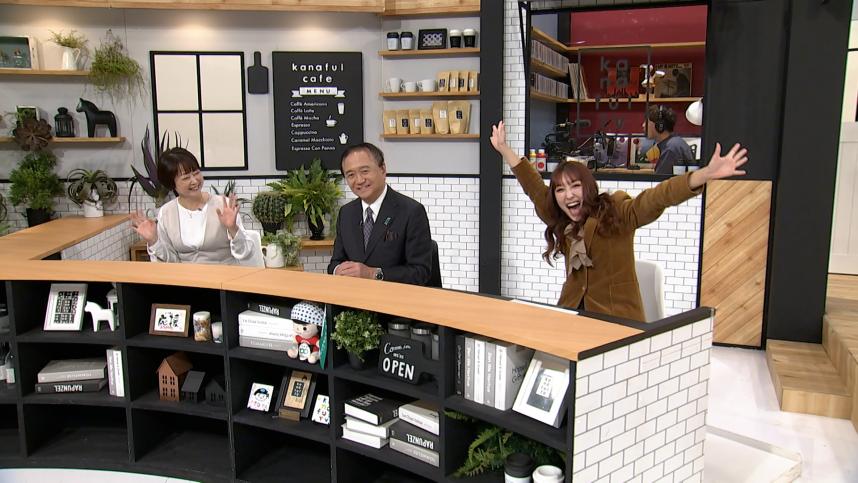 スタジオにてMCの田崎さんと黒岩知事、リポーターの泉ノ波さん