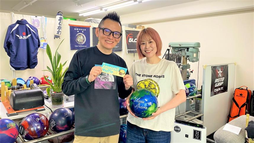 ラジオ写真（左からドリラー芦川さんと金子パーソナリティ）