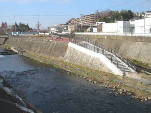鶴見川親水施設の写真
