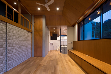 Oiso House by MoM's　建物内部