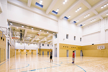 神奈川工科大学新体育館 建物内部