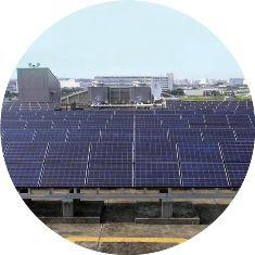 県防災センター屋上の太陽光パネル