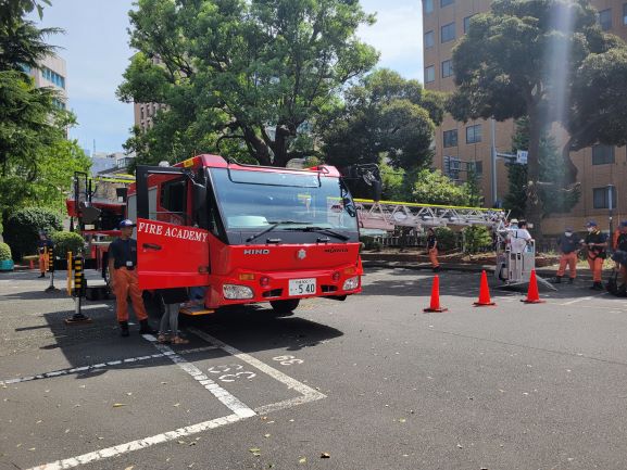 はしご車のバスケット搭乗体験3