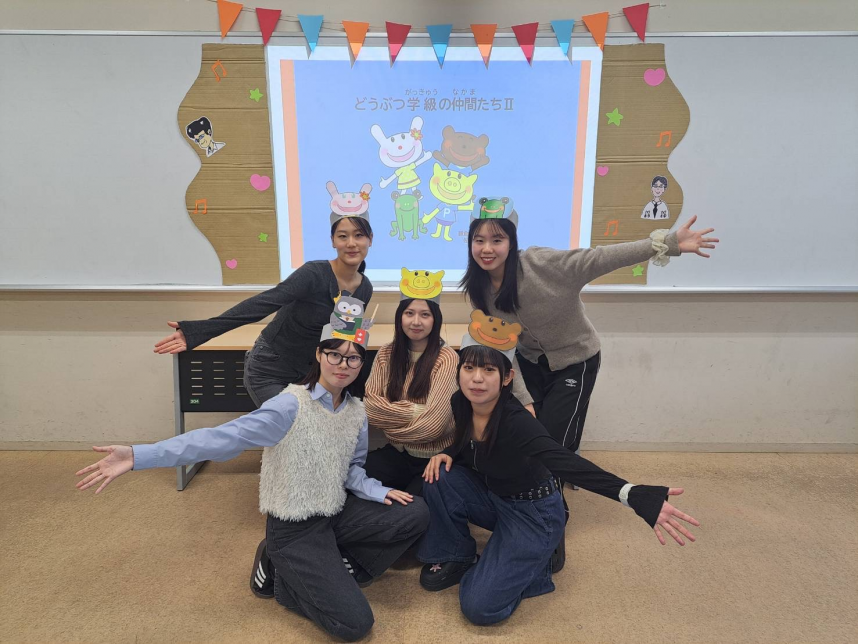 鎌倉女子大学生徒の集合写真