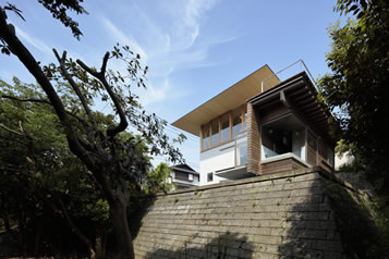 (サムネイル写真)葉山の週末住宅 建物全体