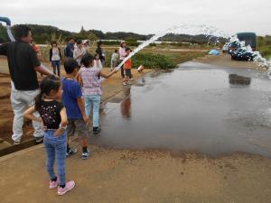 揚水機の散水体験