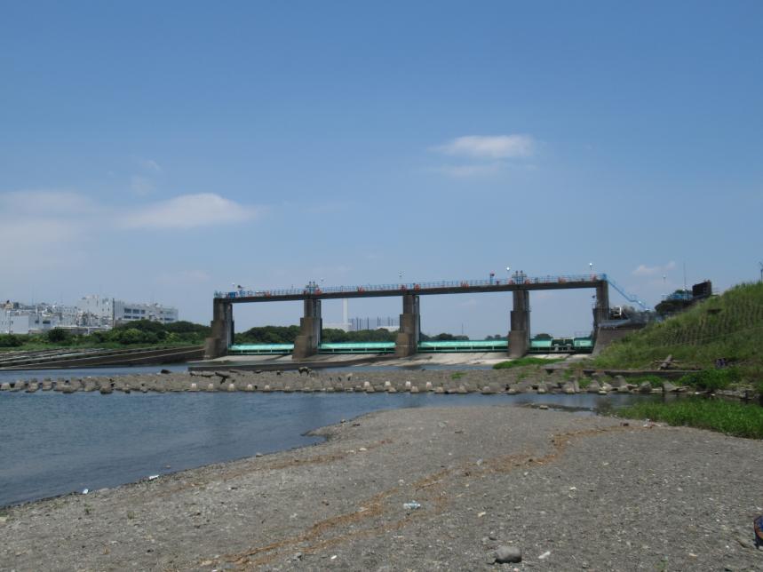 寒川取水堰下流写真