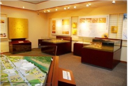Historic Site Tana Mukaihara Remains Paleolithic Study Center (P