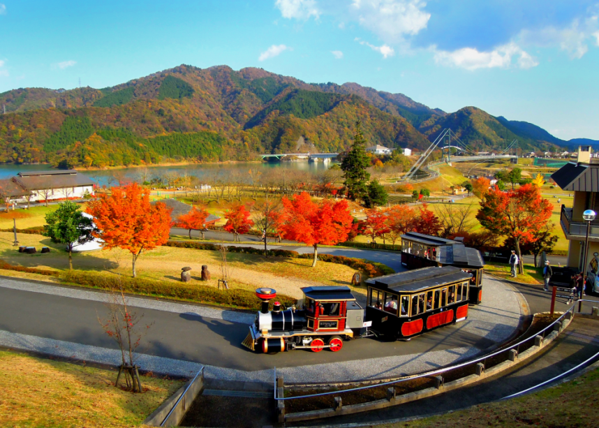 秋の湖畔園地