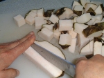 写真：コンニャクイモの切り方