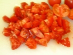 写真：粗く切ったトマト