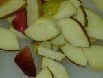 写真：5mm厚に切ったリンゴ