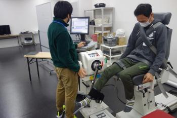 下肢筋力測定(バイオデックス)