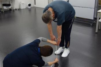 柔軟性測定(立位体前屈)