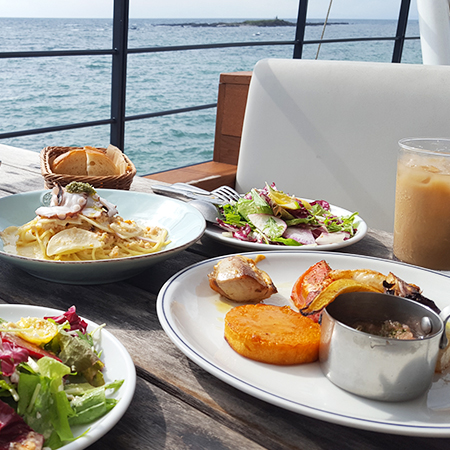 Nakamura Erika drinking a drink