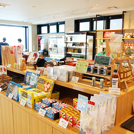 Mikasa Terminal 1st floor souvenir corner