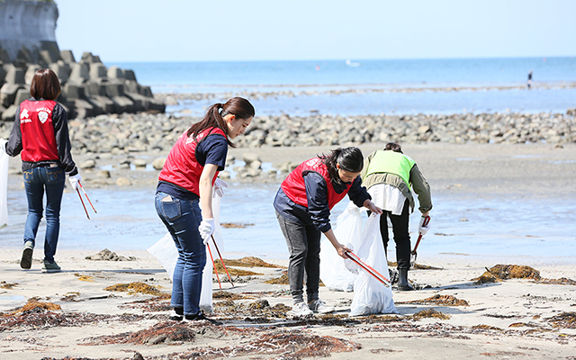 trash pick up pictures