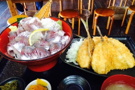 福浦漁港　みなと食堂