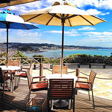 LONCAFEのテーブル