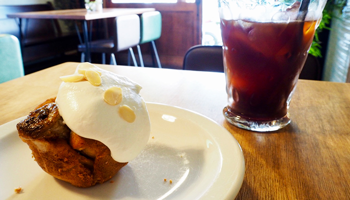 ミルコーヒー＆スタンドのキャロットケーキと紅茶