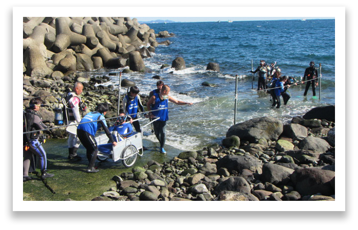 PC版 ダイビング準備をする障害者