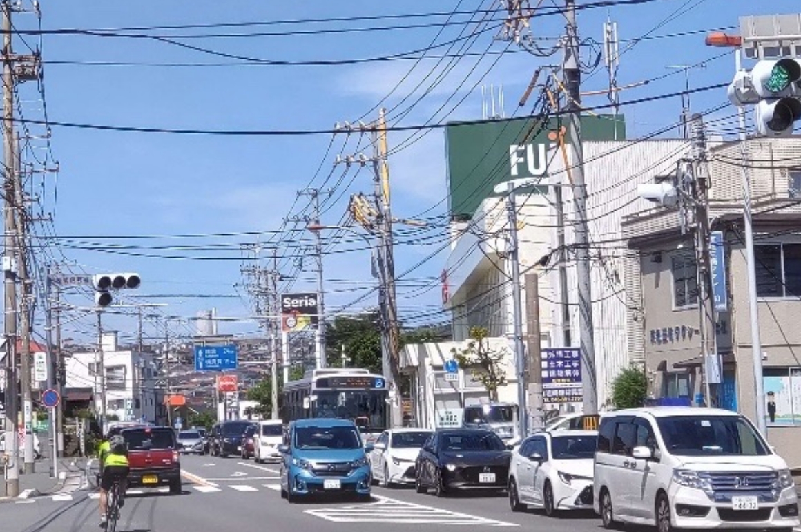 渋滞する県道26号横須賀三崎線の様子