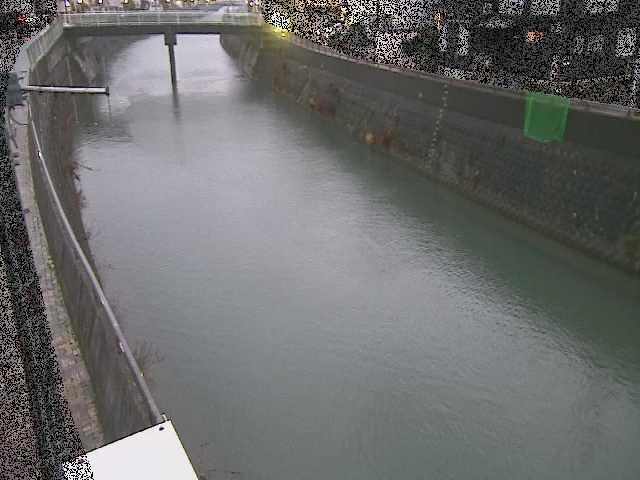 根岸歩道橋付近のカメラ画像