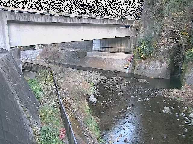 串川 串川橋付近のカメラ画像