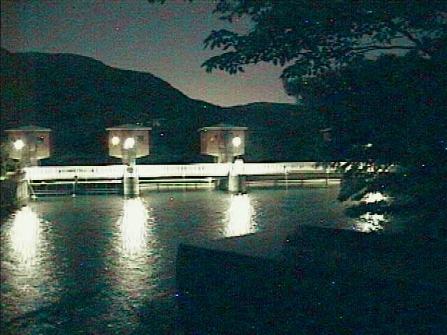 湖尻水門付近のカメラ画像