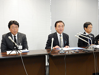 7月26日知事会見 提供:毎日新聞社