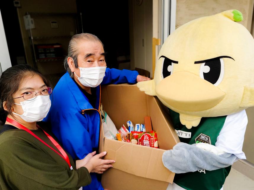 SC相模原からフードバンクへの寄贈の様子