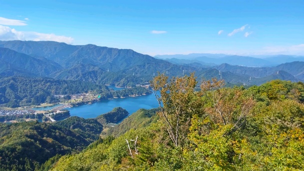 10月20日宮ケ瀬湖高取山紅葉