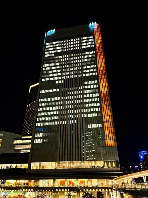 横浜市庁舎オレンジライトアップ2023