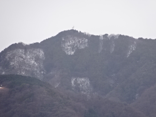 2月6日伊勢原市から見た高取山