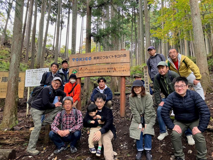 集合写真（看板前）