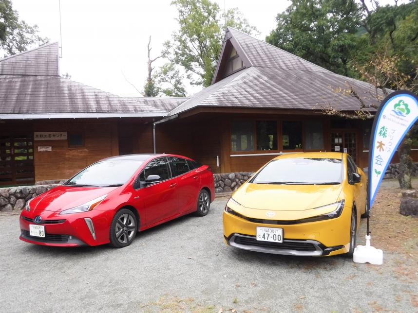 プリウスの展示