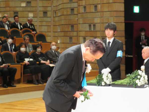 知事の写真2